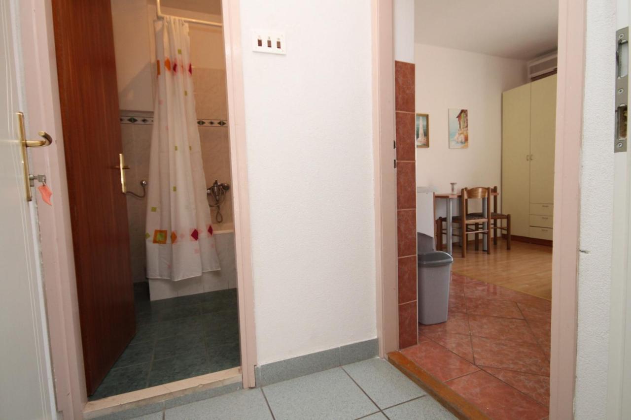 Apartments With A Parking Space Makarska - 6693 Exterior foto